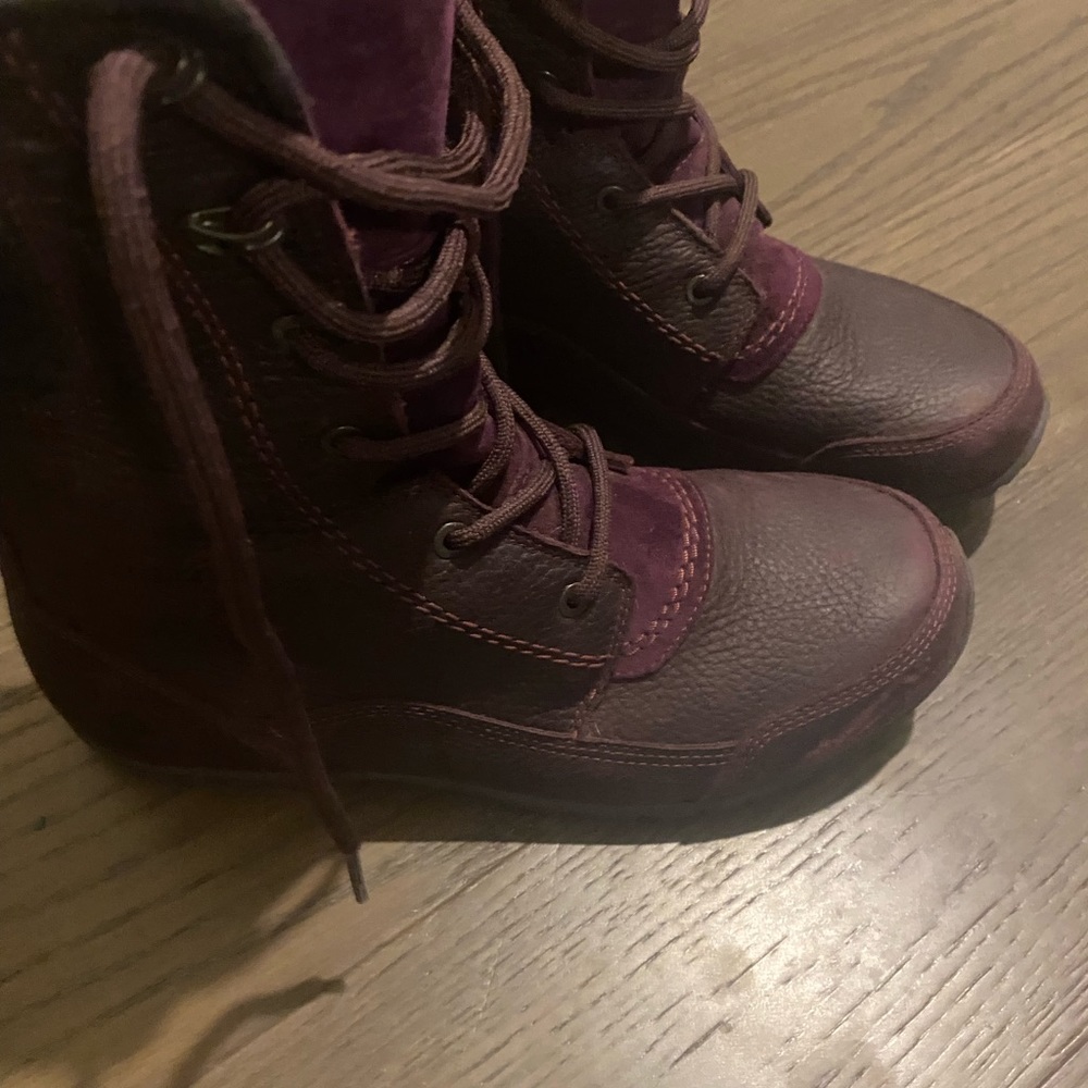 Practically New North Face Winter Boots. - image 3
